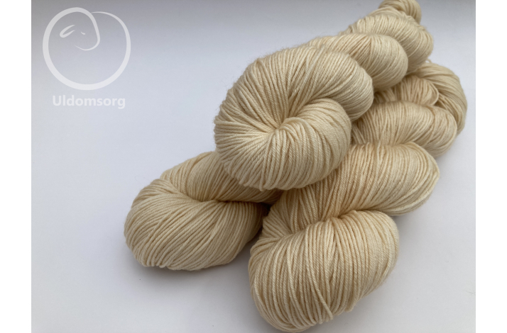 Merino/Dahlia 'caf au lait'