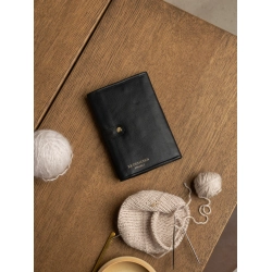 Project 7/Pindeetui i black/gold