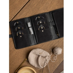 Project 7/Pindeetui i black/gold