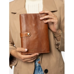 Project 7/Pindeetui i walnut/gold